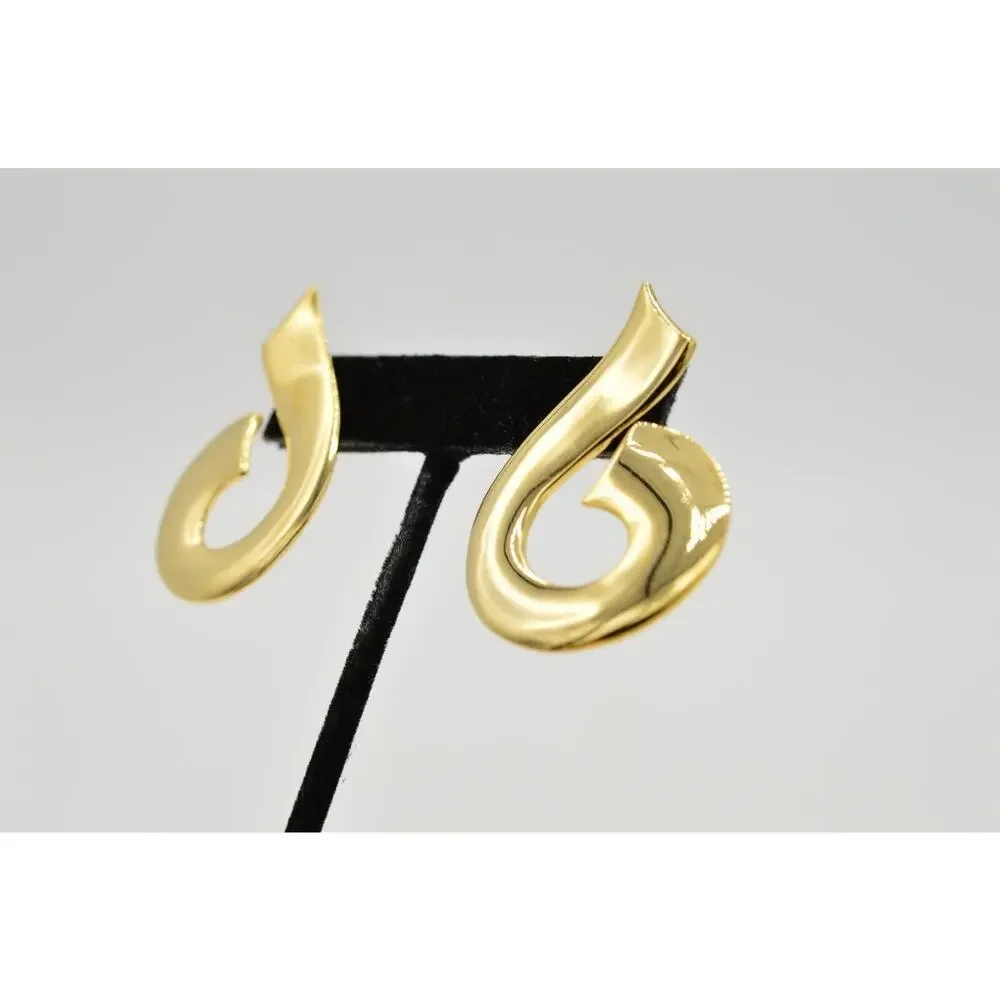 JJ Vintage Pierced Earrings Chunky Shiny Metal Gold Swirl 1988 Signed Bin4